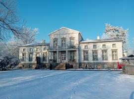 Dwór Podstolice - House of Rosenthal，位于Podstolice的酒店