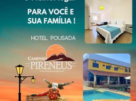Hotel Pousada Caminho Pireneus，位于皮雷诺波利斯的酒店