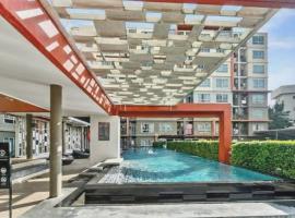 Dcondo Kathu - Top Floor 1 Bdr Condo with shared Pool，位于卡图的酒店