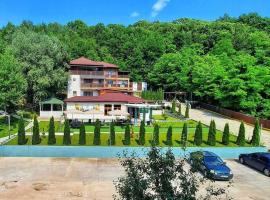 Cornu Complex MEM，位于坎皮纳的酒店