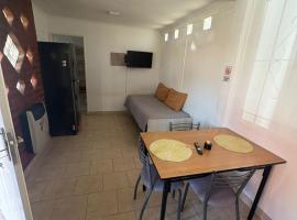 Valle de oro, alquileres temporarios，位于General Fernández Oro的酒店