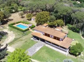 Villa Can Raurell · Casa rural para 14 en Girona