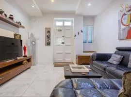 Sunlit Rabat Maisonette w / Private Terrace RBT008