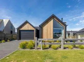 Racecourse Retreat 3 Bedrooms 3 Ensuites!