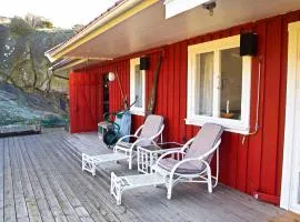 Two charming cottages in Hälleviksstrand SE09133