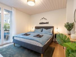 Modern Alpine Stay with free parking，位于龙疆的酒店