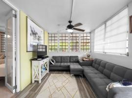 Tropical Naguabo Beach House Pool n Beach，位于Naguabo的酒店