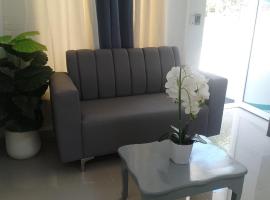 Hotel a 500 de la playa，位于佩德纳莱斯的酒店