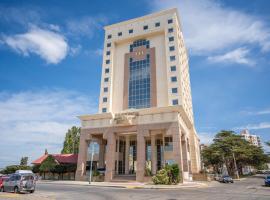 卢卡尼亚宫殿酒店 ，位于里瓦达维亚海军准将城的酒店