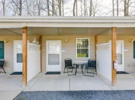 Cozy Couples Getaway Near Cataloochee Ski Area!