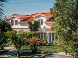 Quinta da Vict&oacute;ria by venimar，位于维亚纳堡的带泳池的酒店