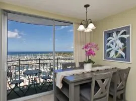 Amazing Ocean Marina View Condo Near Waikiki Beach