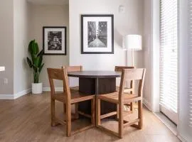 Kasa Freemorewest Charlotte