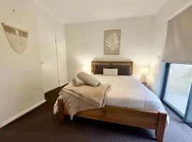 One Bedroom Townhouse near Caves Beach