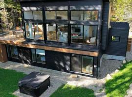 Chalet Capri Charlevoix，位于Les Éboulements的酒店