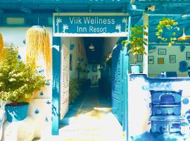 Viik wellness inn -3 Star Resort in Arambol Beach，位于阿姆波尔的酒店