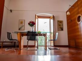 La finestra sulla piazza，位于皮斯蒂奇的酒店