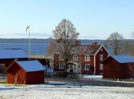 Beautiful Home In Tived With Wifi