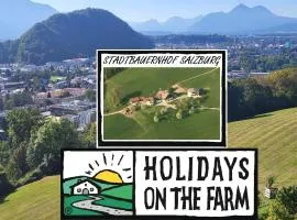 Stadtbauernhof Salzburg - Ferienwohnung - Gut Unterleithen - farm & the city