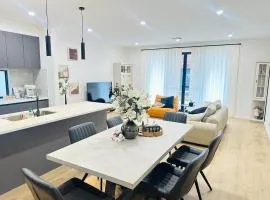 Galaxy Homes - City & Coast Luxury Retreat