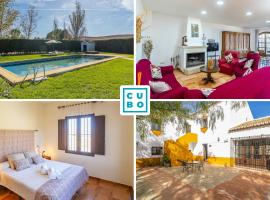 Cubo's Casa Rural La Camorra Cortijo el Puntal，位于Teba的酒店