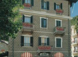 瓦莱玛丽亚酒店，位于德罗内罗的酒店