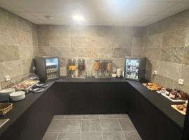 Hotel Le Belmont，位于Belmont-Tramonet的酒店