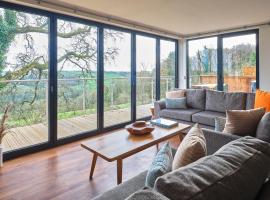 The Mole Resort - Lodges，位于Chittlehamholt的酒店