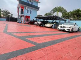 Skye Palace Apartment，位于阿库雷的酒店