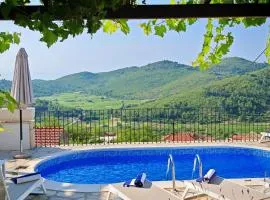 Villa SMOQUIZZA by Villas Guide