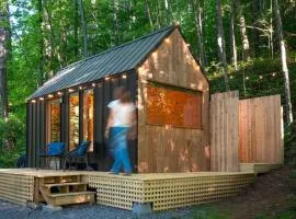 Whisper Woods - Rent Out 5 tiny houses, Perfect for group trips!