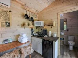 Kimble - Riverfront, Hiking, Fishing, 20 min to Smoky Mountains!