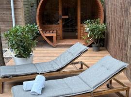 Forest house with sauna，位于诺格的酒店