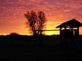 Gemütliche 2-Zimmer-Ferienwohnung mit Garten，位于Mittenwalde的酒店