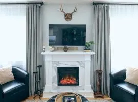 Elegant Escape 2 blocks to Historic downtown