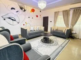 Stylish Luxe 2 Bedroom APT 1 - Wuse 2 with Netflix, 247 Power & High Speed Wifi