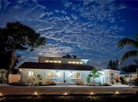 Sunsets, Seafood, and Serenity Pet - Boat Friendly