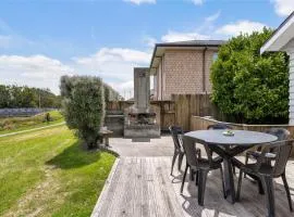 Sunlit Shores - Papamoa Holiday Homes