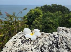 Ayu Blue Lagoon PD by GPH，位于波德申的带泳池的酒店