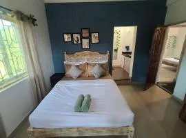 Standalone 4 Bedroom House, Bora-Bora Beach 15 min walk