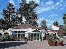 Mercure Le Coudray Montceaux Parc du Coudray，位于勒库德雷·蒙特考克斯的酒店