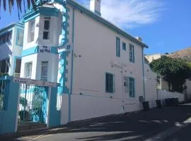 蓝色巨人背包客旅舍