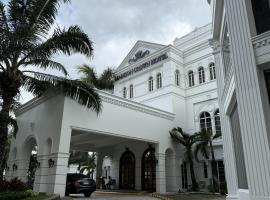 Madison Crown Hotel，位于安吉利斯的酒店