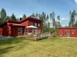 Modern Villa In Historic Pershyttan