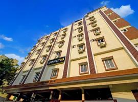 Super Townhouse Oak Bachupally Medical College Formerly SV Hotels，位于Lingampalli的酒店