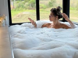 Alquimia House tu refugio en Santa Ana，位于科连特斯的酒店