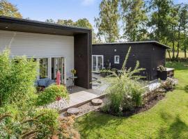 Newly Built Architect-Designed House By The Sea，位于瑟尔沃斯堡的酒店