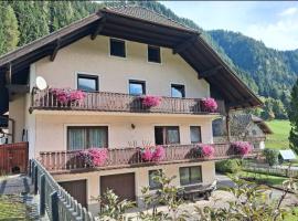 Pension Karner，位于采德豪斯的酒店