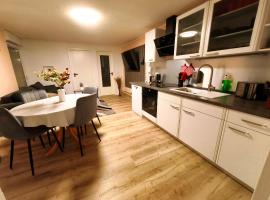 Komfortabler Bungalow Am Schlosswald mit privater Sauna&Terrasse - Wernigerode Harz，位于韦尼格罗德的酒店