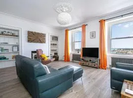 Seaview 2-Bed Apartment on Anstruther Harbourfront